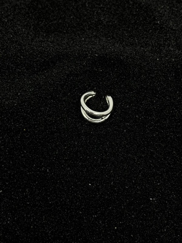 AMORPHO BONE EARCUFF EC001