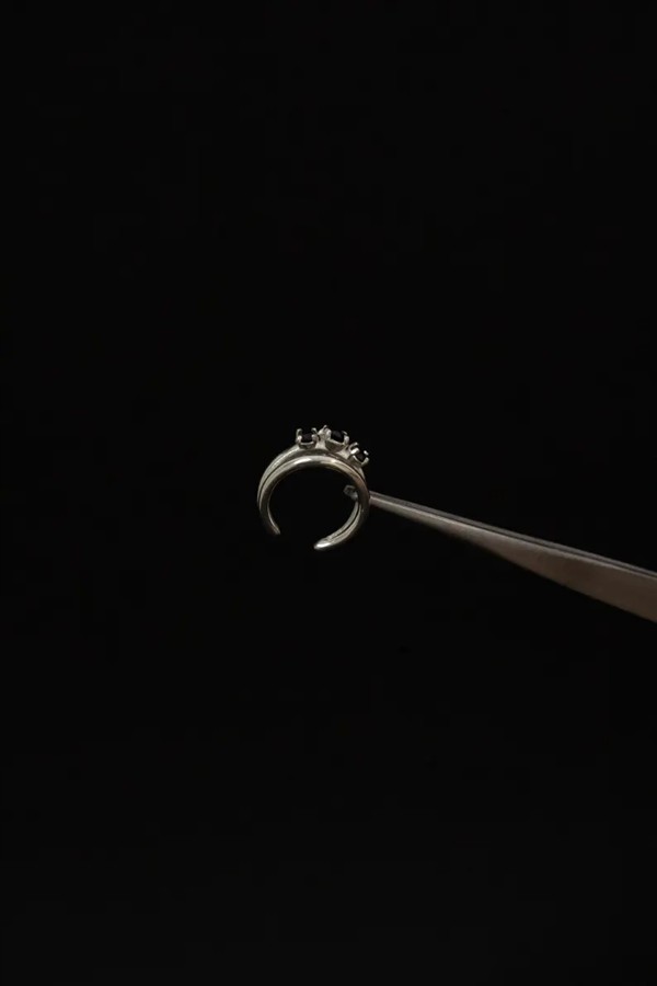 AMORPHO BONE PETRA EARCUFF EC003