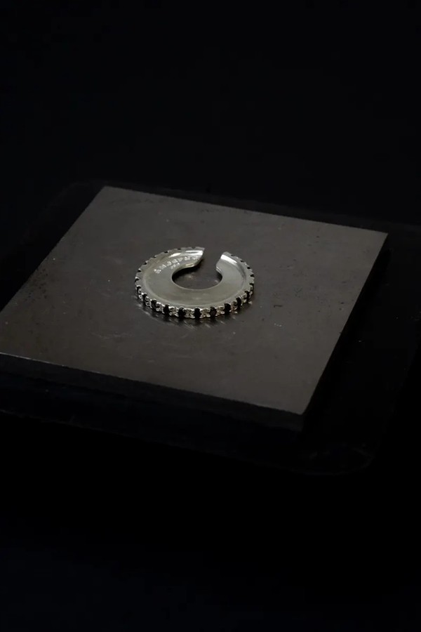 AMORPHO SPACE PETRA EARCUFF EC004