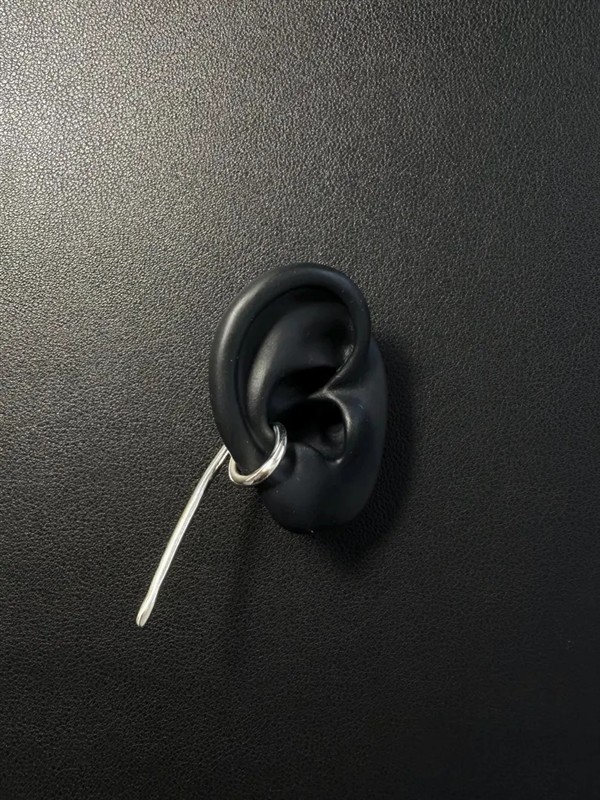 AMORPHO Z EARCUFF EC006
