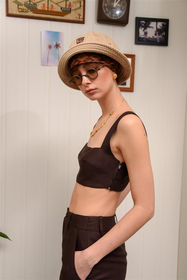 ARPYES COCONUT MILK CROP TOP BROWN