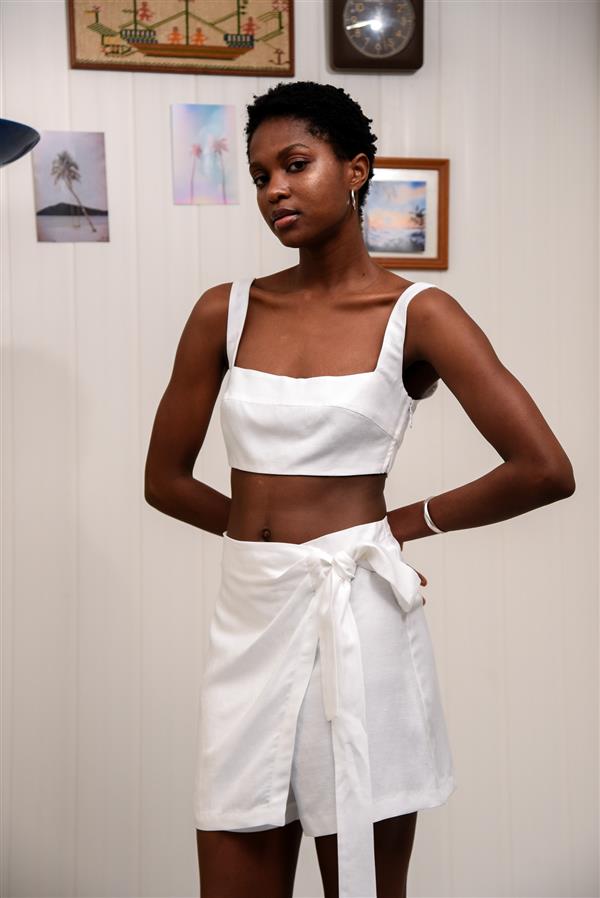 ARPYES COCONUT MILK CROP TOP WHITE