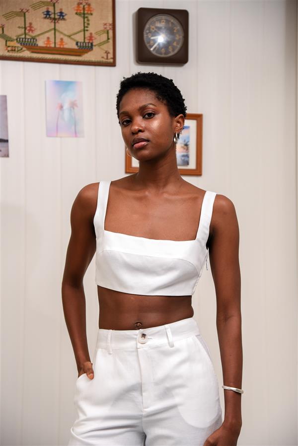 ARPYES COCONUT MILK CROP TOP WHITE
