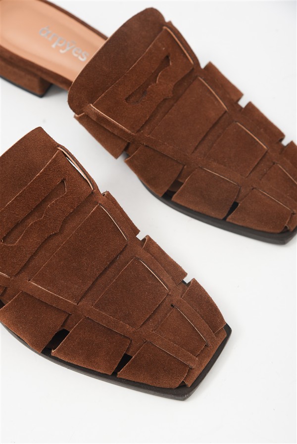 ARPYES CRAB MULES BROWN