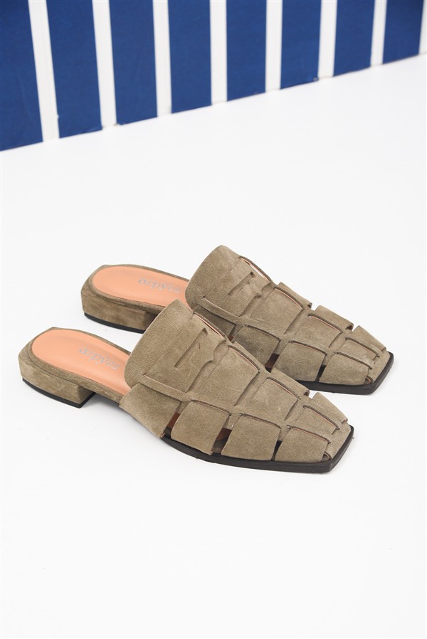 ARPYES CRAB MULES KHAKI