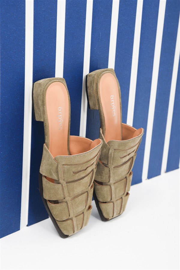 ARPYES CRAB MULES KHAKI