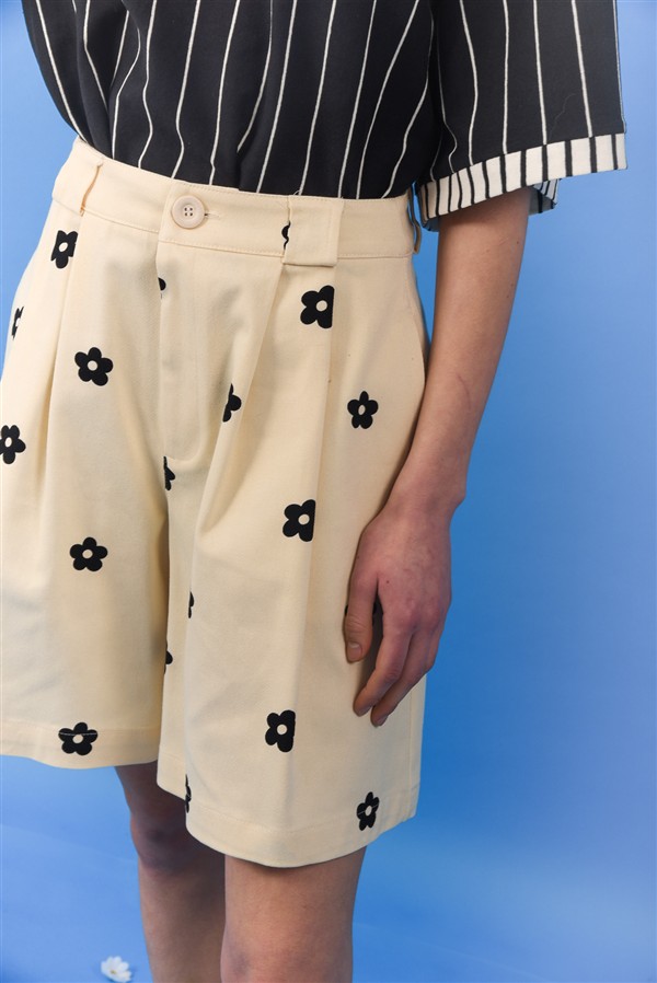 ARPYES DAISY SHORTS BLACK