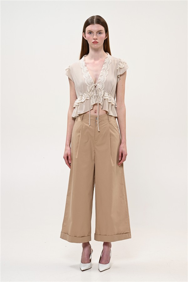 BOOM 031 RUFFLE TOP BEIGE