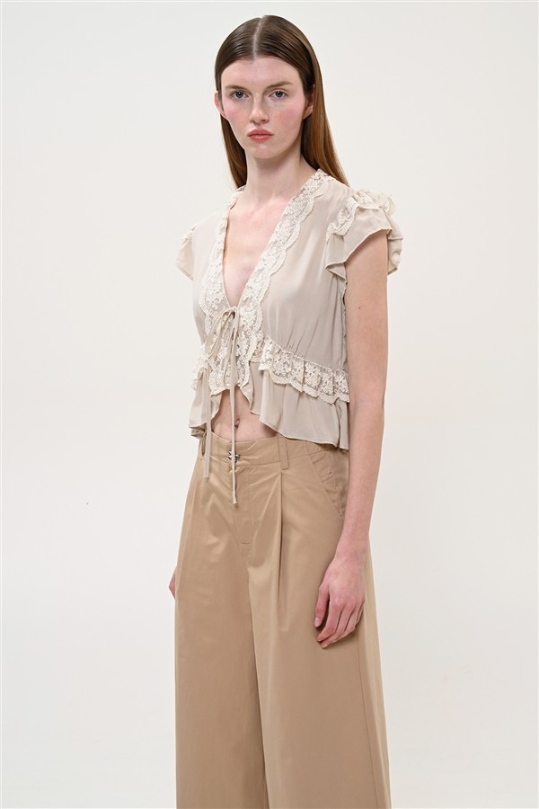 BOOM 031 RUFFLE TOP BEIGE