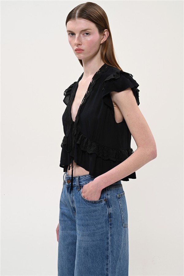 BOOM 031 RUFFLE TOP BLACK