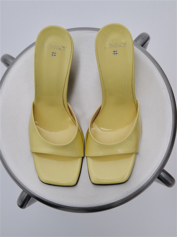 COMBOS 0103 MULES SQUARE BANANA