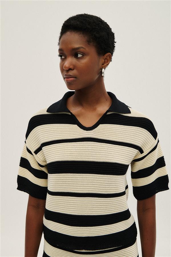 COMBOS 055 TOP POLO ECRU/BLACK
