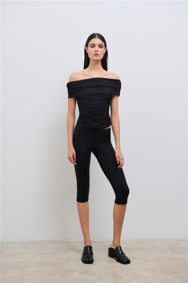 COMBOS 102 NAOMI CAPRI LEGGINGS BLACK