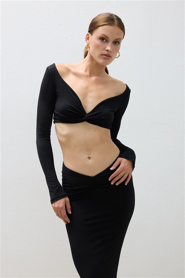 COMBOS 127 CROP TOP LONG SLEEVE BLACK