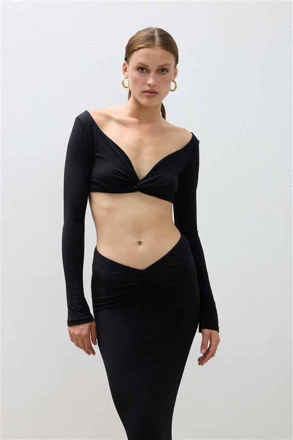 COMBOS 127 CROP TOP LONG SLEEVE BLACK