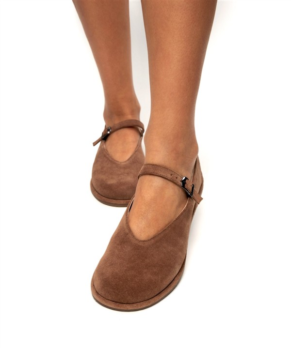 ESIOT DIDIMES BROWN