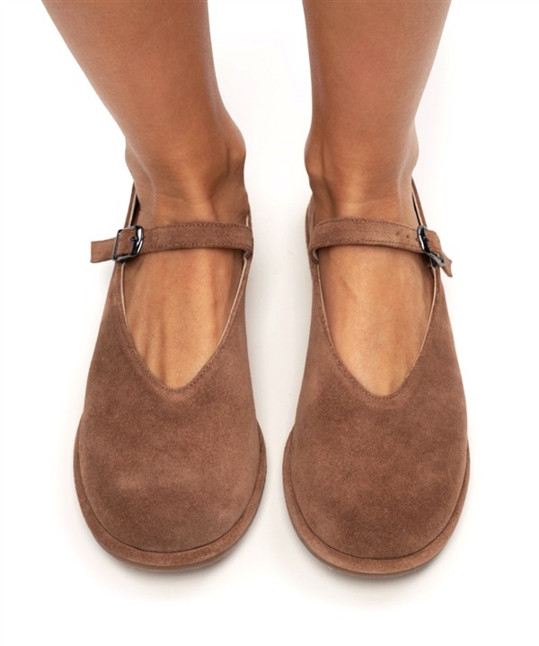ESIOT DIDIMES BROWN