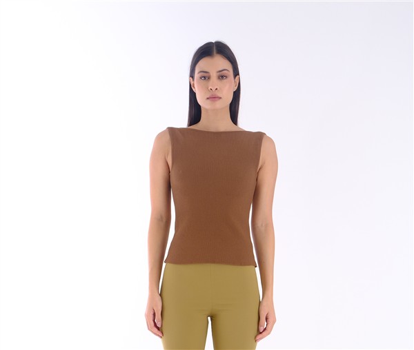 SALT AND PEPPER HELMA BROWN
