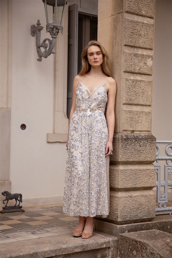 NIDODILEDA ELSEWHERE DRESS SILVERY SAND