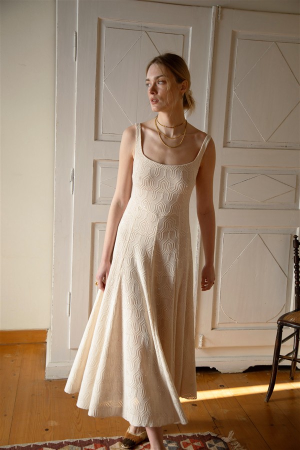 NIDODILEDA REALM DRESS OFF WHITE