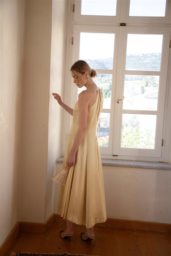 NIDODILEDA STANCE DRESS BUTTER YELLOW