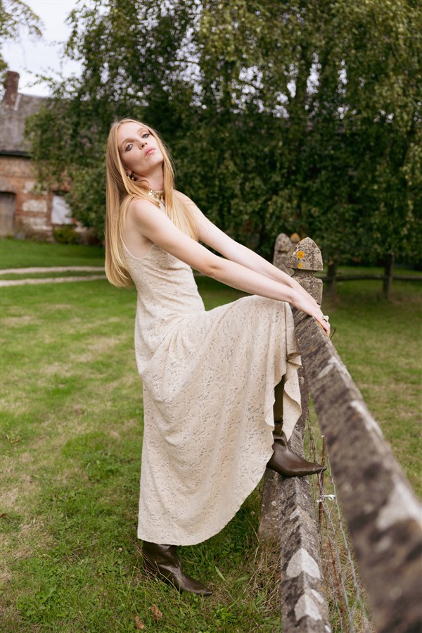 NIDODILEDA SYBIL DRESS BEIGE