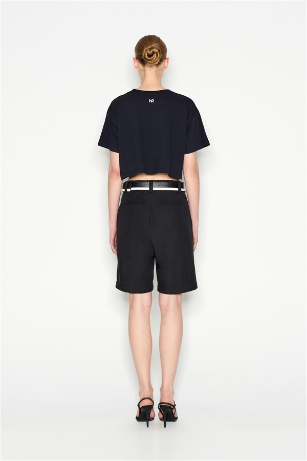 NR CIN CIN CROP T-SHIRT BLACK