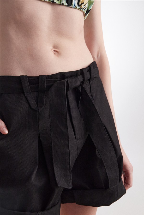 NR DOLLY SHORTS BLACK