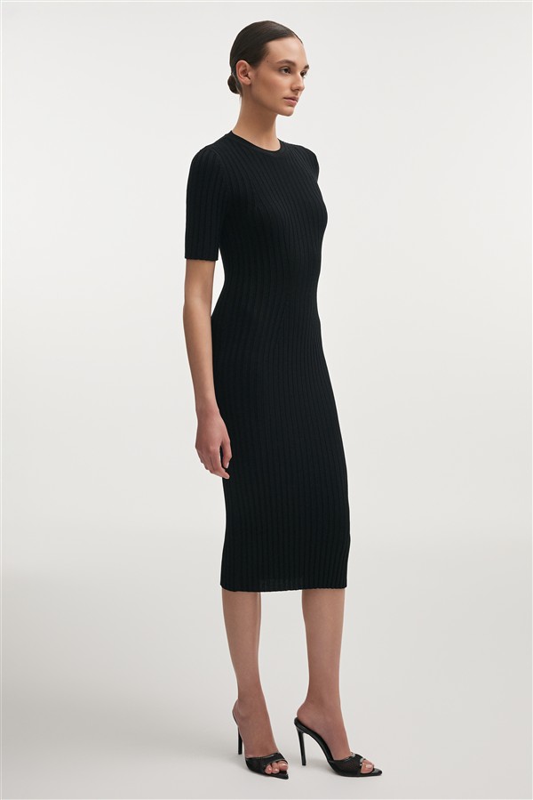 NR FEMME KNITTED MAXI DRESS BLACK