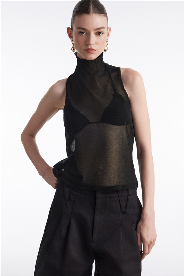 NR KNITTED TOP BLACK