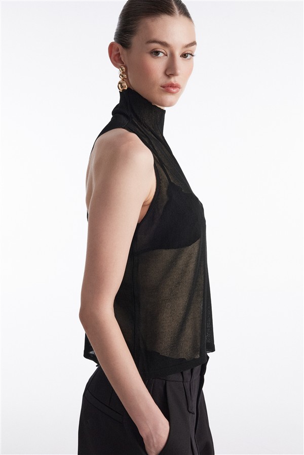 NR KNITTED TOP BLACK