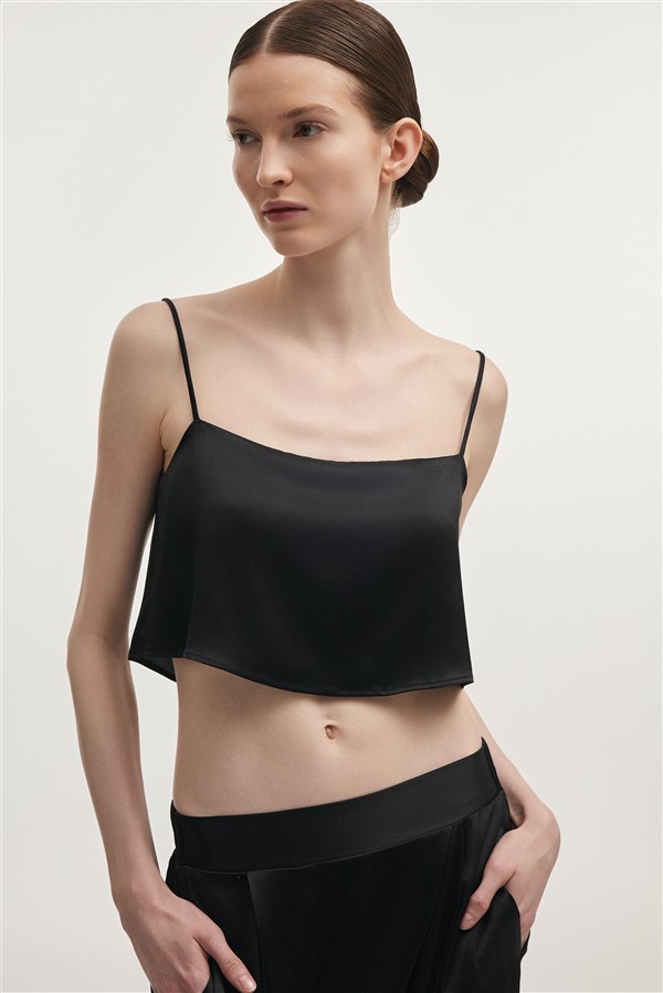 NR NAIA CROP TOP BLACK