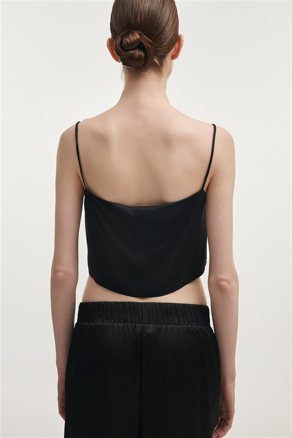 NR NAIA CROP TOP BLACK
