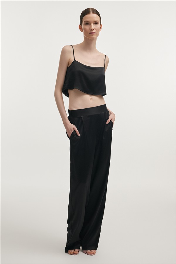 NR NAIA CROP TOP BLACK