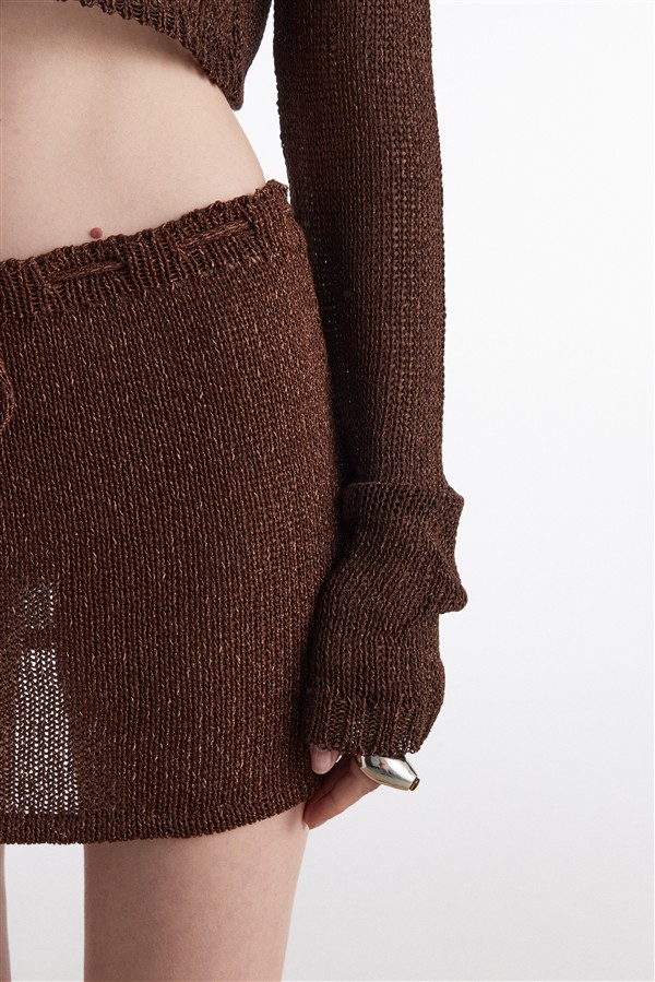 NR VOYAGE KNITTED CROP TOP BROWN