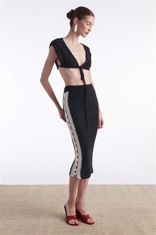 NR VOYAGE KNITTED MIDI SKIRT B/W