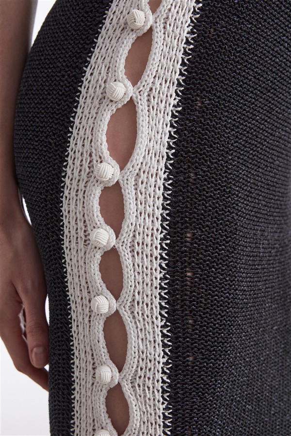 NR VOYAGE KNITTED MIDI SKIRT B/W