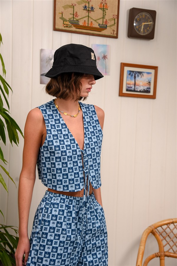 ARPYES PALM RUM VEST BLUE
