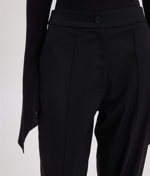 SSG SARAH TURTLENECK TOP BLACK