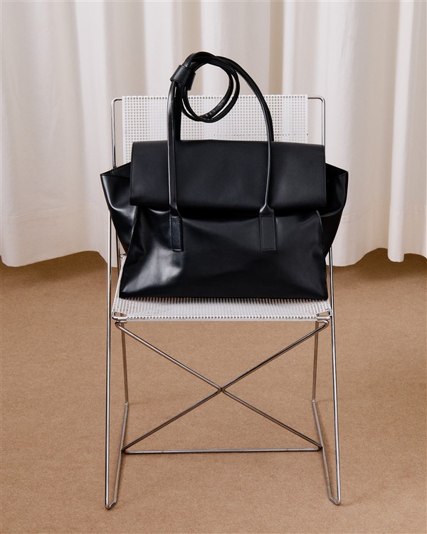VK BLACK FOLDOVER BAG