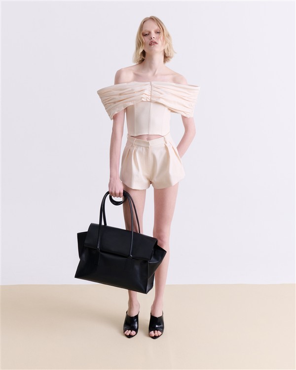 VK CREAM TAILORED SHORTS