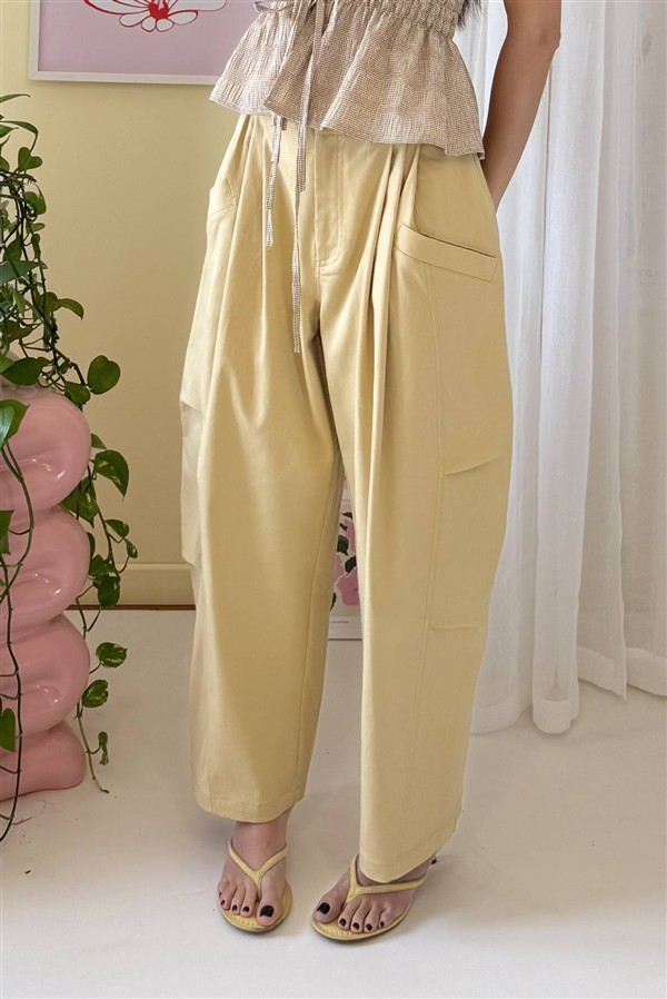ARPYES TRAVEL PANTS YELLOW